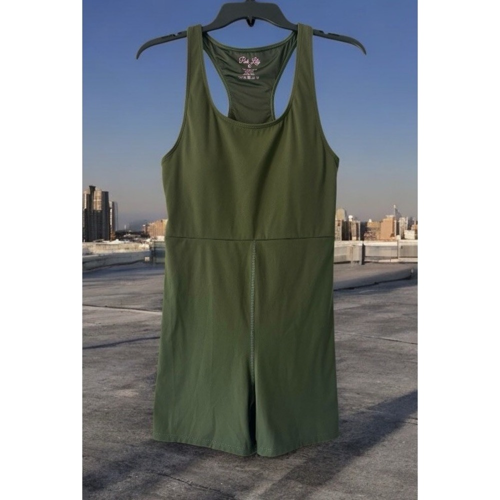 Pink‎ Lily Women's Size Large Stretch Athletic Romper W/ Built In Bra Army Green